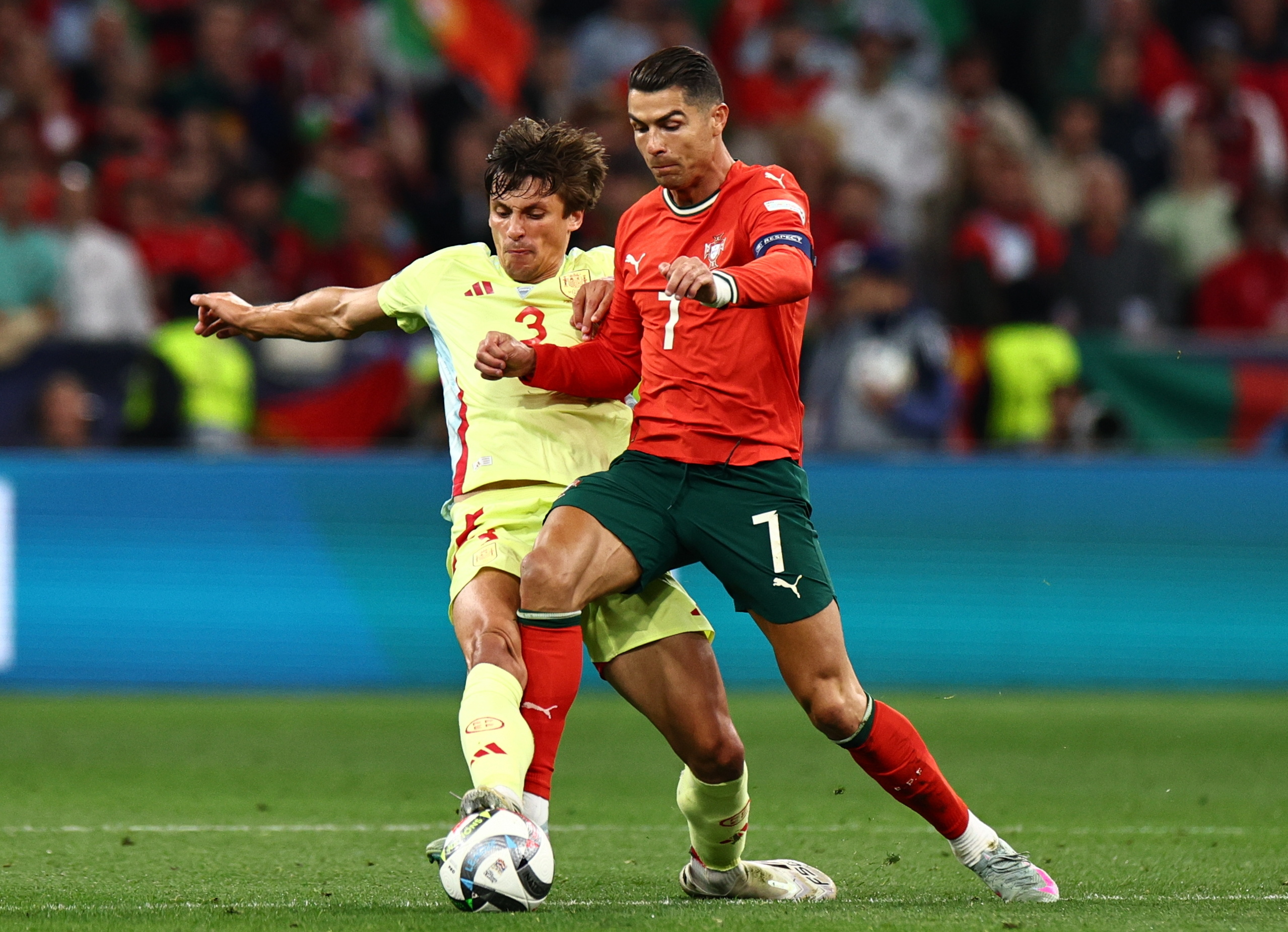 三亿体育体育投注-葡萄牙掀翻俄罗斯，晋级欧预赛四强