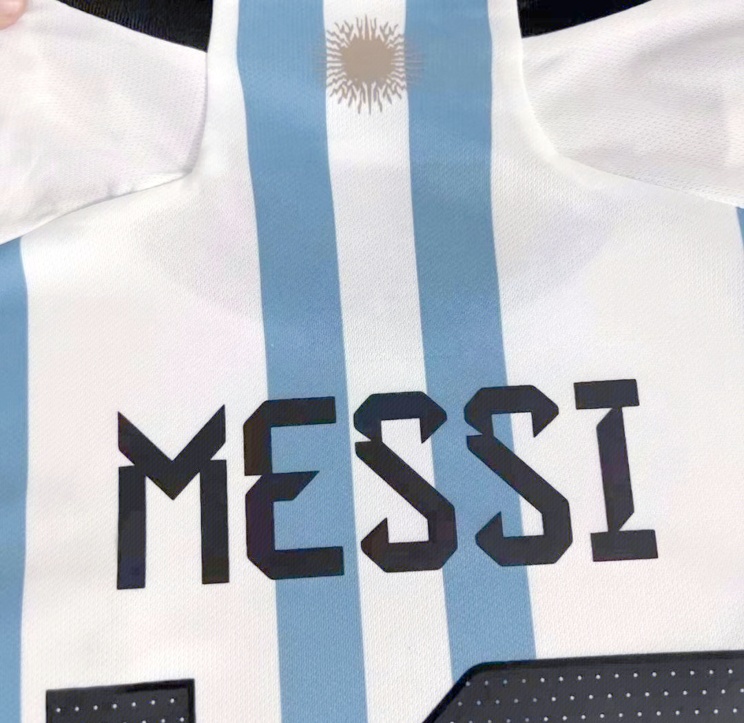 关于塞尔赫斯特全队欢庆,战胜强敌士气大振的信息 关于塞尔赫斯特全队欢庆,战胜强敌士气大振的信息