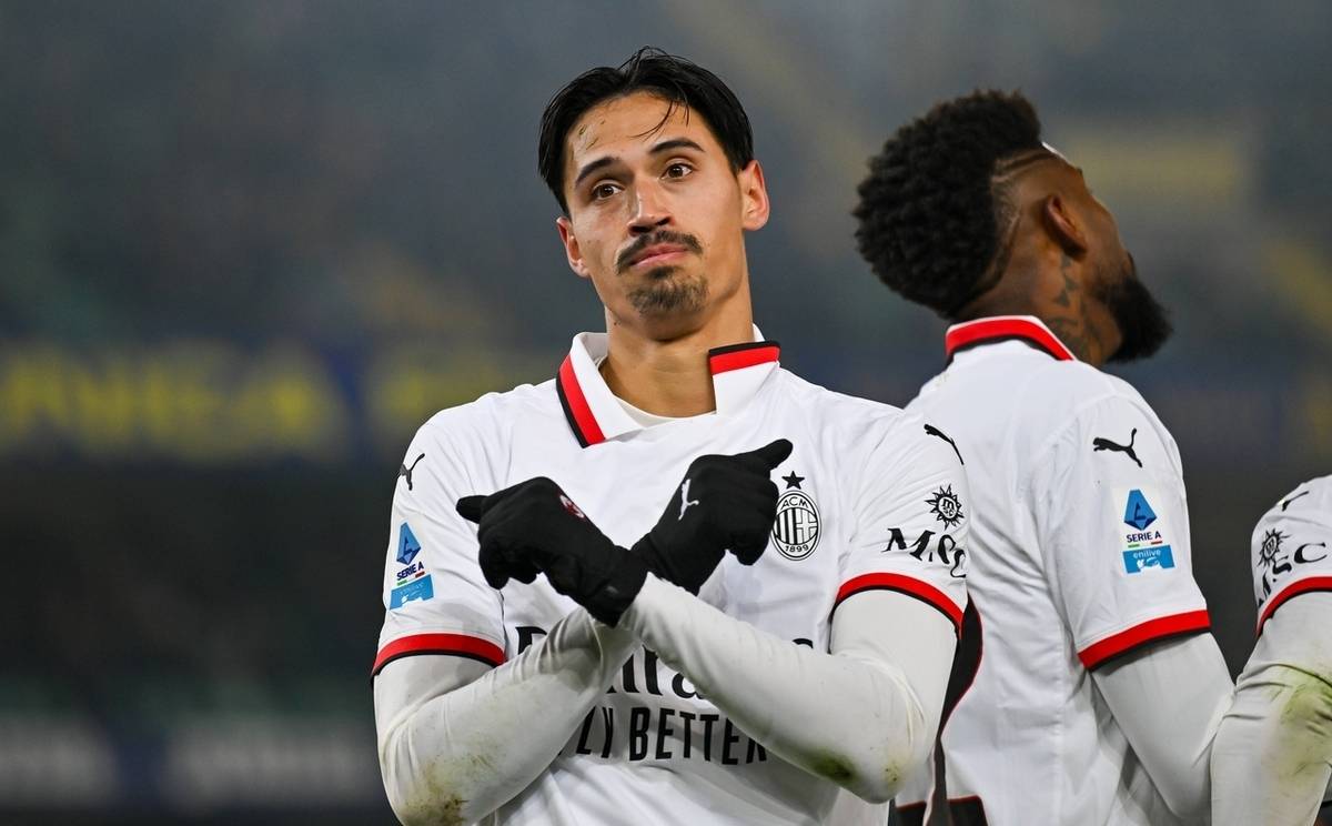 AC米兰逼平维罗纳，暂时止住颓势