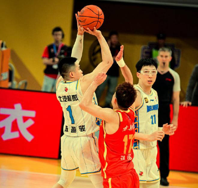 三亿体育体育app下载-北京首钢广厦对决，擂台二十场胜负