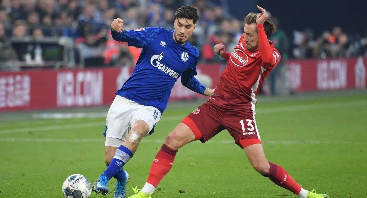 三亿体育体育在线登录-沙尔克主场告捷，实现反击击败对手