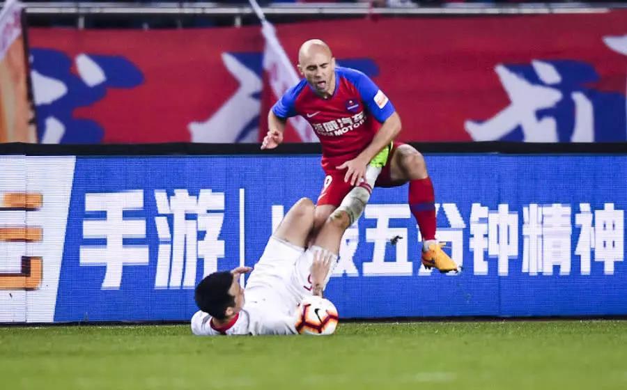 队长因违规行为被罚禁赛一场