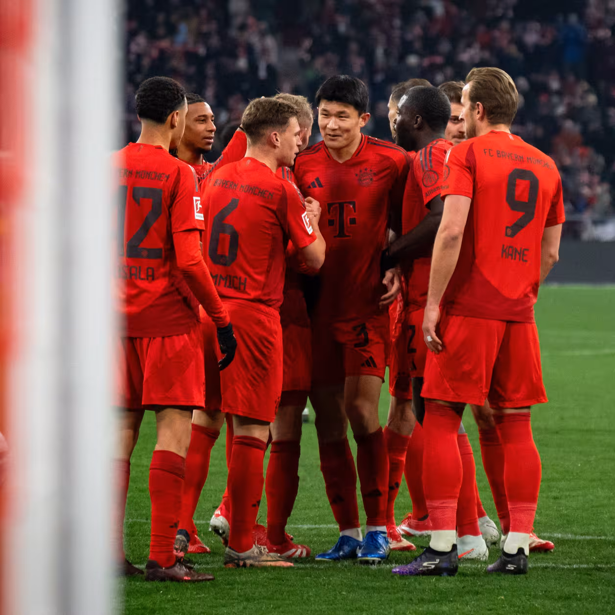 关于拜仁慕尼黑大胜云达不来梅，压倒性胜利让对手无还手之力的信息