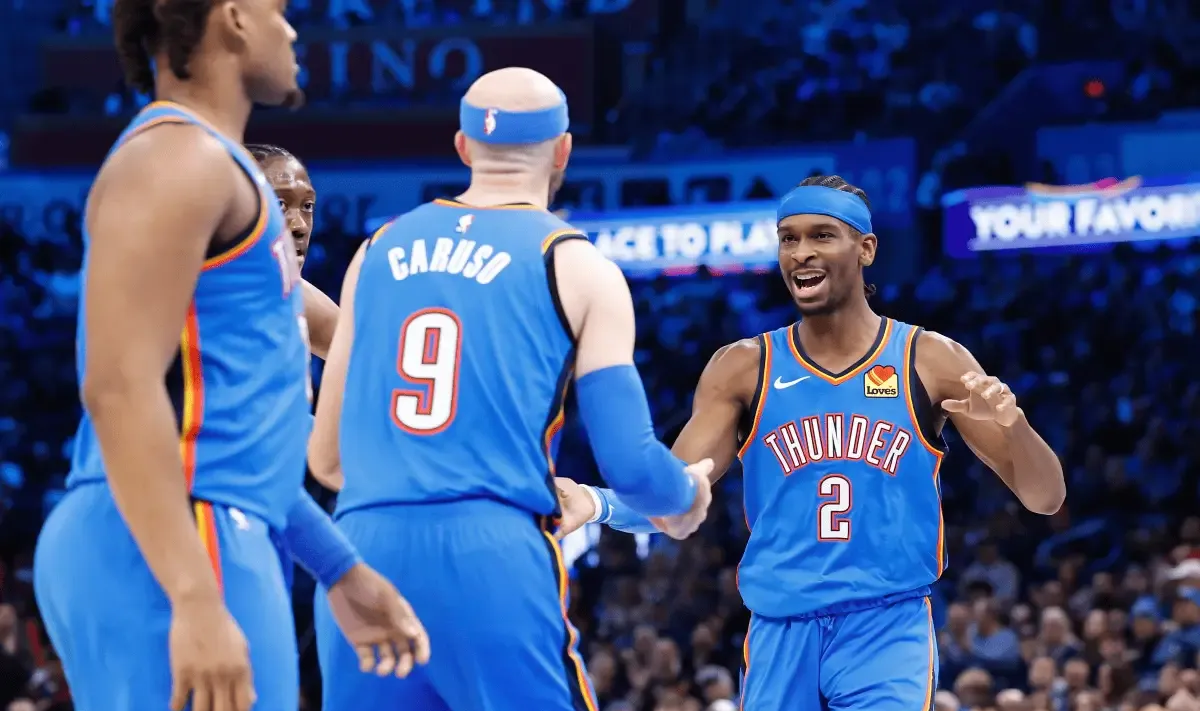 独行侠擒太阳，西蒙斯疯狂的简单介绍