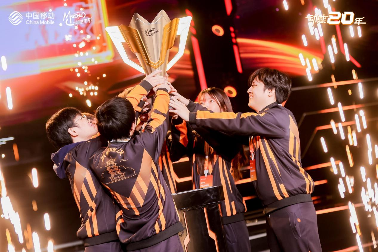 巧合相遇巅峰对决,两支队伍互不相让 巧合相遇巅峰对决,两支队伍互不相让