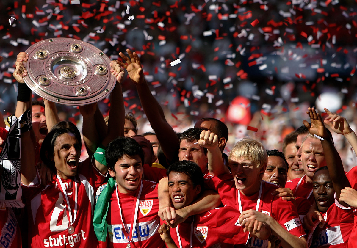 关于拜仁慕尼黑再夺胜利,继续领跑积分榜的信息 关于拜仁慕尼黑再夺胜利,继续领跑积分榜的信息