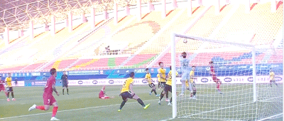 广州队士气高涨,取得连胜纪录 广州队士气高涨,取得连胜纪录